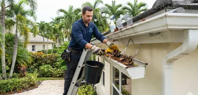 Gutter cleaning service in Plantation, FL