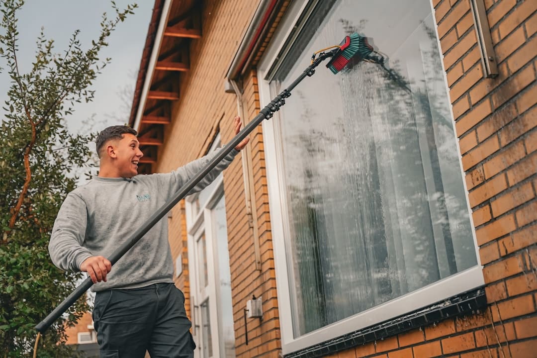 Solar panel cleaning service in Plantation, FL
